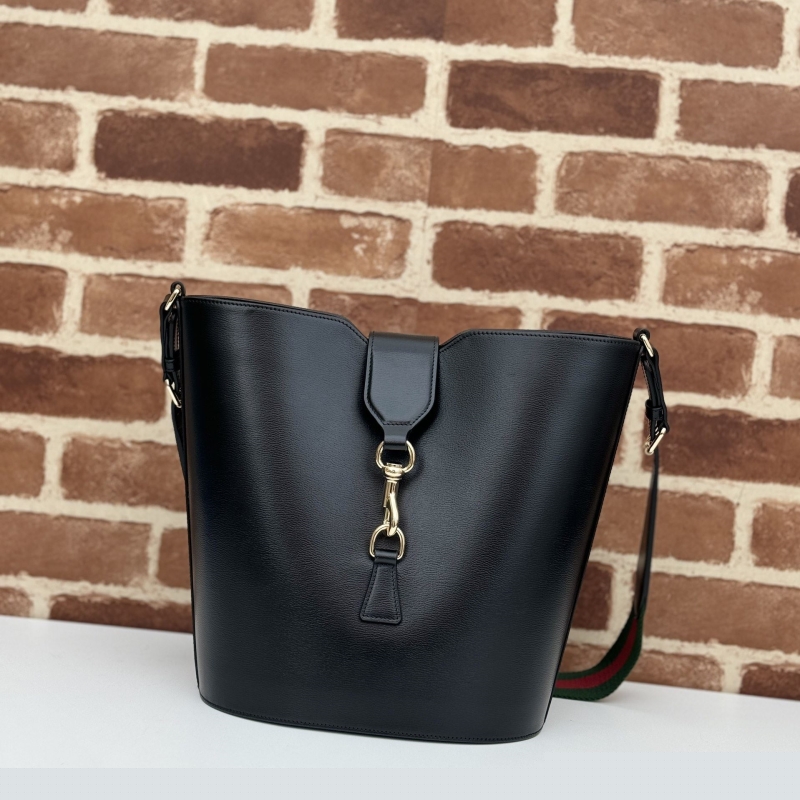 G*u*i bucket bags